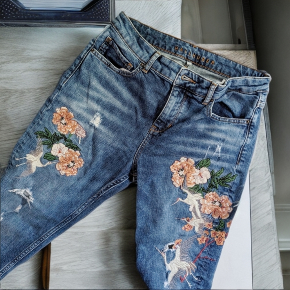 HALLHUBER stylish Asian embroidery jeans 31” waist